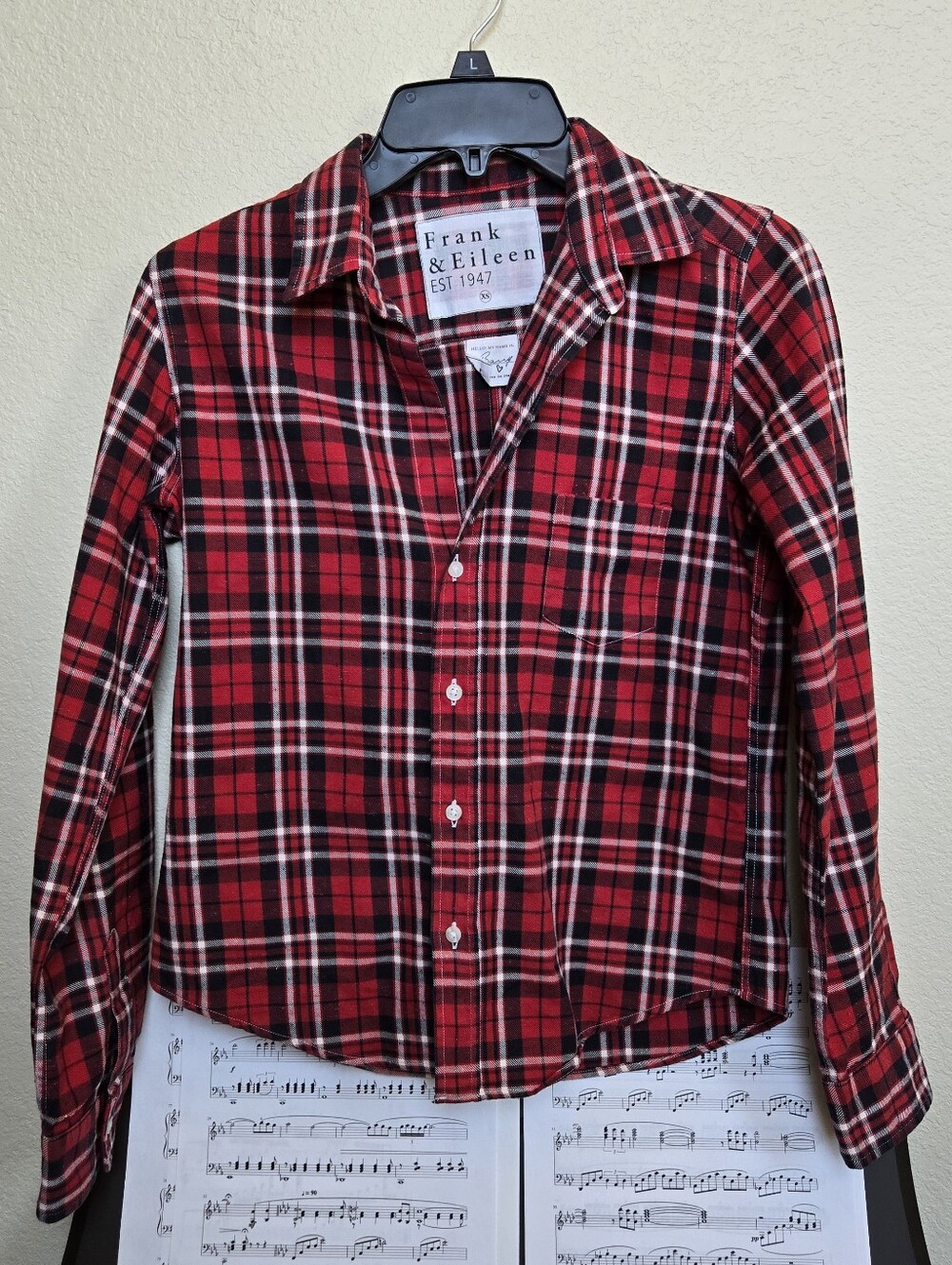 Frank & Eileen Barry cotton button up black red white XS